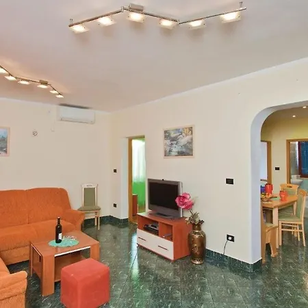 With A Parking Space - 13761 Fazana